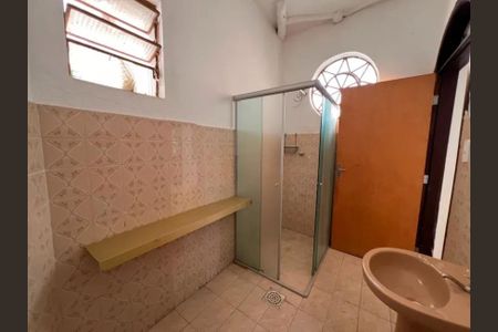 Banheiro social de casa para alugar com 4 quartos, 180m² em Cachoeirinha, Belo Horizonte