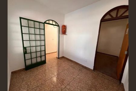 Casa para alugar com 180m², 4 quartos e 2 vagas Casa para alugar com 180m², 4 quartos e 2 vagasSala