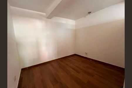 Casa para alugar com 180m², 4 quartos e 2 vagas Casa para alugar com 180m², 4 quartos e 2 vagasQuarto