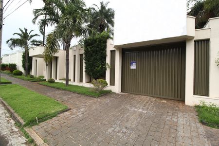 Fachada de casa para alugar com 5 quartos, 600m² em Cidade Jardim, Uberlândia