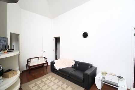 Casa para alugar com 600m², 5 quartos e 4 vagasSala