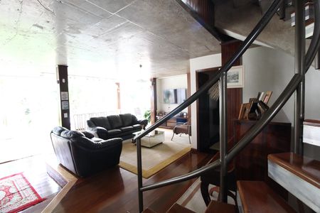 Casa para alugar com 600m², 5 quartos e 4 vagasSala