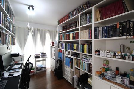 Casa para alugar com 600m², 5 quartos e 4 vagasEscritório