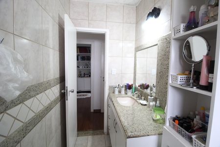 Casa para alugar com 600m², 5 quartos e 4 vagasBanheiro do Quarto 2
