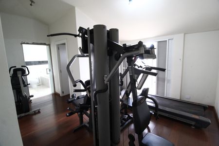 Casa para alugar com 600m², 5 quartos e 4 vagasAcademia