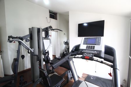 Casa para alugar com 600m², 5 quartos e 4 vagasAcademia
