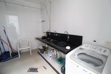 Área de Serviço de casa para alugar com 5 quartos, 600m² em Cidade Jardim, Uberlândia