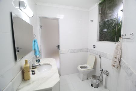 Casa para alugar com 600m², 5 quartos e 4 vagasLavabo