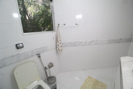 Casa para alugar com 600m², 5 quartos e 4 vagasLavabo
