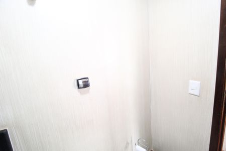 Casa para alugar com 600m², 5 quartos e 4 vagasBanheiro da varanda