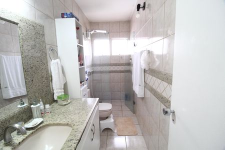Casa para alugar com 600m², 5 quartos e 4 vagasBanheiro do Quarto 2