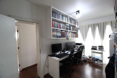 Casa para alugar com 600m², 5 quartos e 4 vagasEscritório