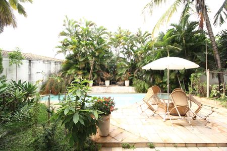 Casa para alugar com 600m², 5 quartos e 4 vagasQuintal / Jardim