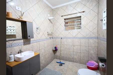 Banheiro 1 de casa à venda com 3 quartos, 157m² em Jardim D’abril, Osasco