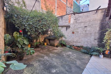 Quintal de casa à venda com 3 quartos, 189m² em Parque Itrapoã, Santo André