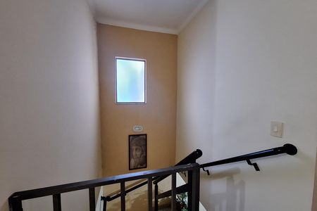 Corredor de casa à venda com 3 quartos, 189m² em Parque Itrapoã, Santo André