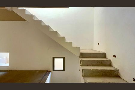 Escada de casa à venda com 3 quartos, 799m² em Alto de Pinheiros, São Paulo