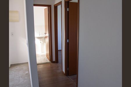 Corredor de apartamento para alugar com 2 quartos, 44m² em Guaratiba, Rio de Janeiro