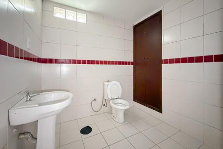 Apartamento à venda com 103m², 2 quartos e sem vaga Apartamento à venda com 103m², 2 quartos e sem vagaBanheiro