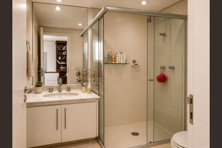 Banheiro de apartamento à venda com 1 quarto, 71m² em Vila Madalena, São Paulo