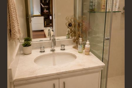 Banheiro de apartamento à venda com 1 quarto, 71m² em Vila Madalena, São Paulo