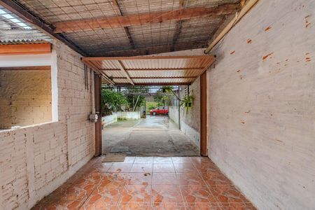 Garagem de casa à venda com 2 quartos, 50m² em Mário Quintana, Porto Alegre