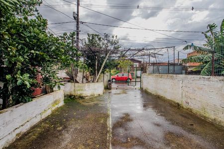 Casa à venda com 50m², 2 quartos e 3 vagas Casa à venda com 50m², 2 quartos e 3 vagasPátio