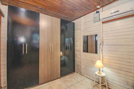 Quarto 1 de casa à venda com 2 quartos, 50m² em Mário Quintana, Porto Alegre