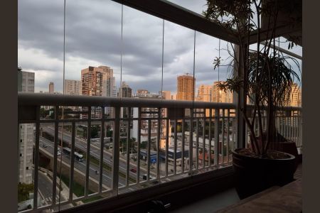 Apartamento à venda com 134m², 3 quartos e 3 vagas Apartamento à venda com 134m², 3 quartos e 3 vagasVista