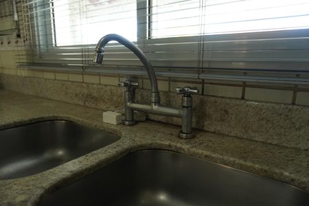 Casa de condomínio para alugar com 150m², 3 quartos e 3 vagasCozinha - Torneira