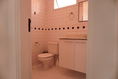 Casa de condomínio para alugar com 150m², 3 quartos e 3 vagasBanheiro 2