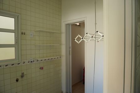 Área de Serviço de casa de condomínio para alugar com 3 quartos, 150m² em Jardim Bandeirantes, São Carlos