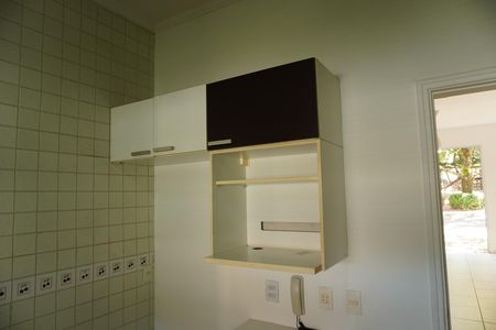 Casa de condomínio para alugar com 150m², 3 quartos e 3 vagasCozinha - Armários