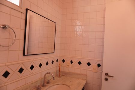 Casa de condomínio para alugar com 150m², 3 quartos e 3 vagasBanheiro 2