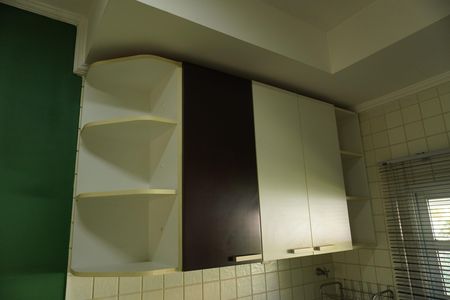 Casa de condomínio para alugar com 150m², 3 quartos e 3 vagasCozinha - Armários
