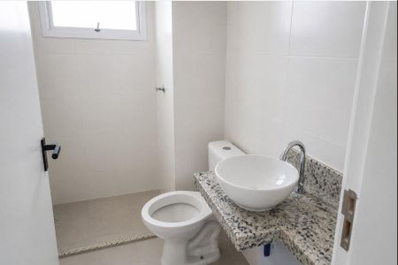 Banheiro de apartamento à venda com 1 quarto, 24m² em Nova Suíça, Belo Horizonte