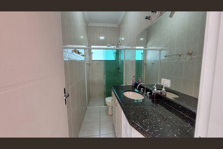 Casa de condomínio para alugar com 300m², 3 quartos e 4 vagas Casa de condomínio para alugar com 300m², 3 quartos e 4 vagasBanheiro