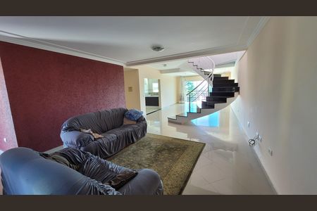 Casa de condomínio para alugar com 300m², 3 quartos e 4 vagas Casa de condomínio para alugar com 300m², 3 quartos e 4 vagasSala