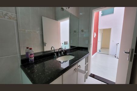 Casa de condomínio para alugar com 300m², 3 quartos e 4 vagas Casa de condomínio para alugar com 300m², 3 quartos e 4 vagasBanheiro