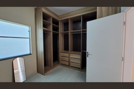 Casa de condomínio para alugar com 300m², 3 quartos e 4 vagas Casa de condomínio para alugar com 300m², 3 quartos e 4 vagasSuite - closet