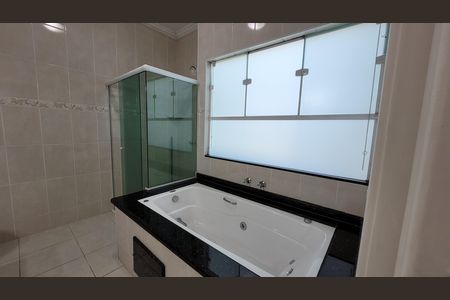 Casa de condomínio para alugar com 300m², 3 quartos e 4 vagas Casa de condomínio para alugar com 300m², 3 quartos e 4 vagasBanheiro suite