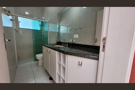 Casa de condomínio para alugar com 300m², 3 quartos e 4 vagas Casa de condomínio para alugar com 300m², 3 quartos e 4 vagasBanheiro