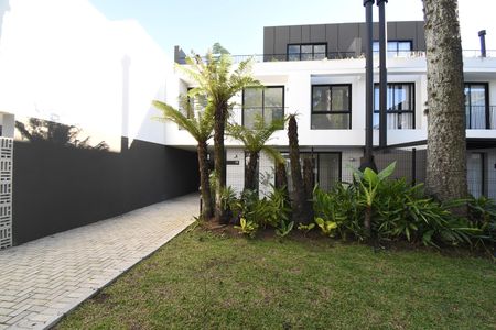 Casa de condomínio à venda com 136m², 3 quartos e 2 vagasÁrea externa