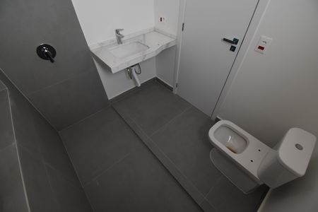 Casa de condomínio à venda com 136m², 3 quartos e 2 vagasBanheiro 2
