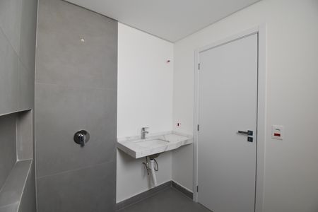 Casa de condomínio à venda com 136m², 3 quartos e 2 vagasBanheiro 2
