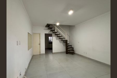 Sala de casa para alugar com 2 quartos, 130m² em Mirandópolis, São Paulo