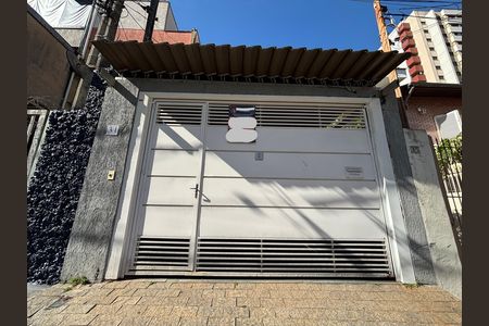 Fachada de casa à venda com 2 quartos, 130m² em Mirandópolis, São Paulo