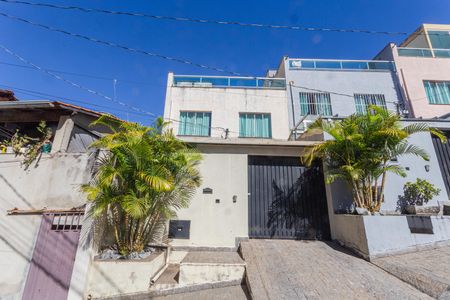 Fachada de casa à venda com 3 quartos, 111m² em Nova Vista, Belo Horizonte