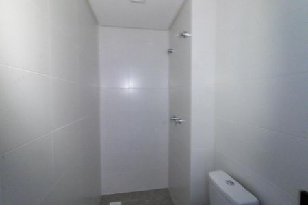 Banheiro Social de kitnet/studio à venda com 1 quarto, 21m² em Centro, Curitiba
