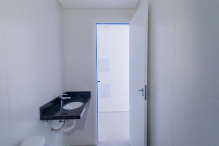 Banheiro Social de kitnet/studio à venda com 1 quarto, 21m² em Centro, Curitiba